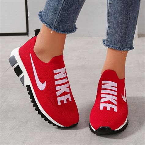 nike knitted sock sneakers